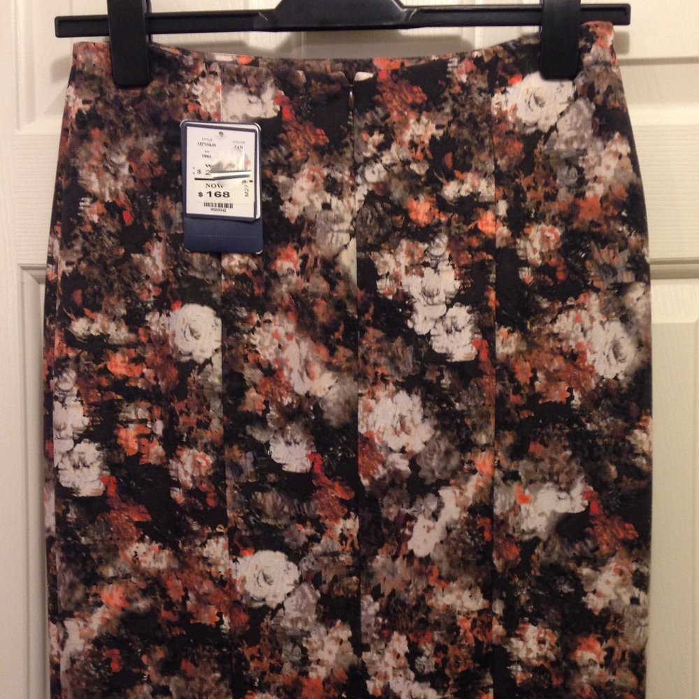 NWT Tanner Doncaster Coral, Ivory, Black Floral Skirt size 4